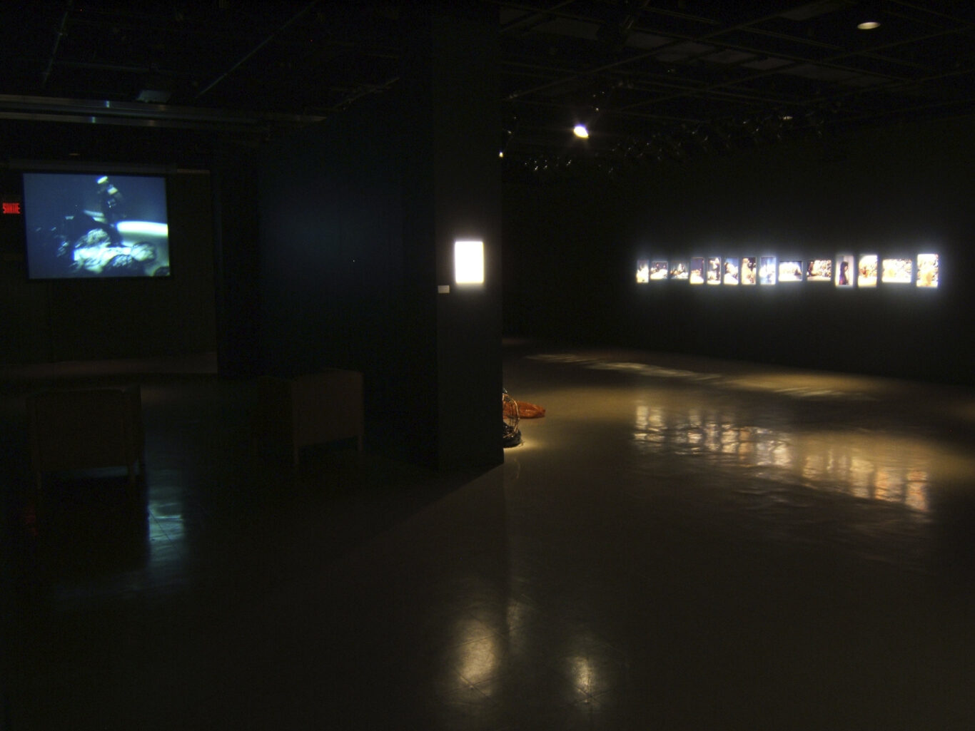 03 Au pied du mur 2008 Nathalie Levasseur Artiste