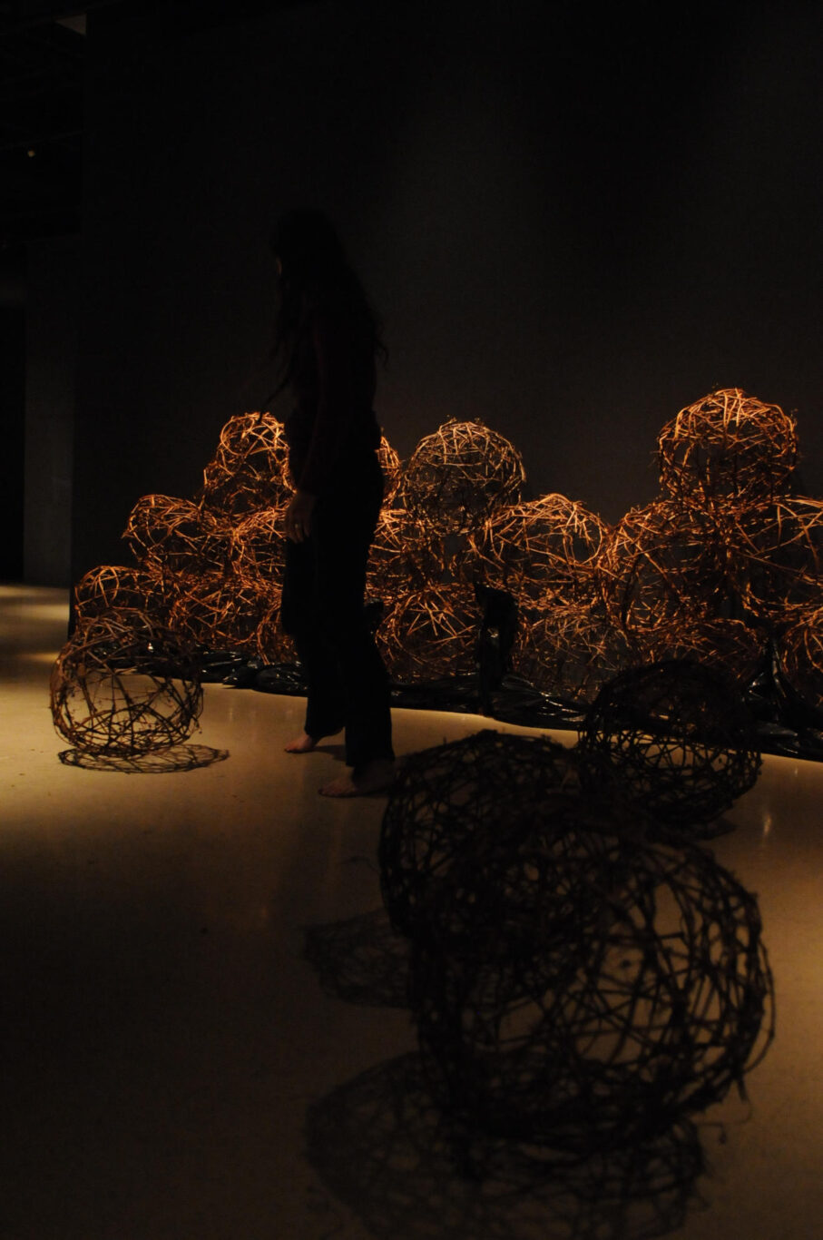 07 Perfo Au pied du mur 2008 Nathalie Levasseur artiste